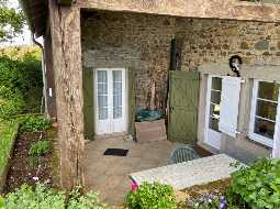 Beautiful renovated Bearnaise Farmhouse with Exceptional Views of the Pyrenees Mountains